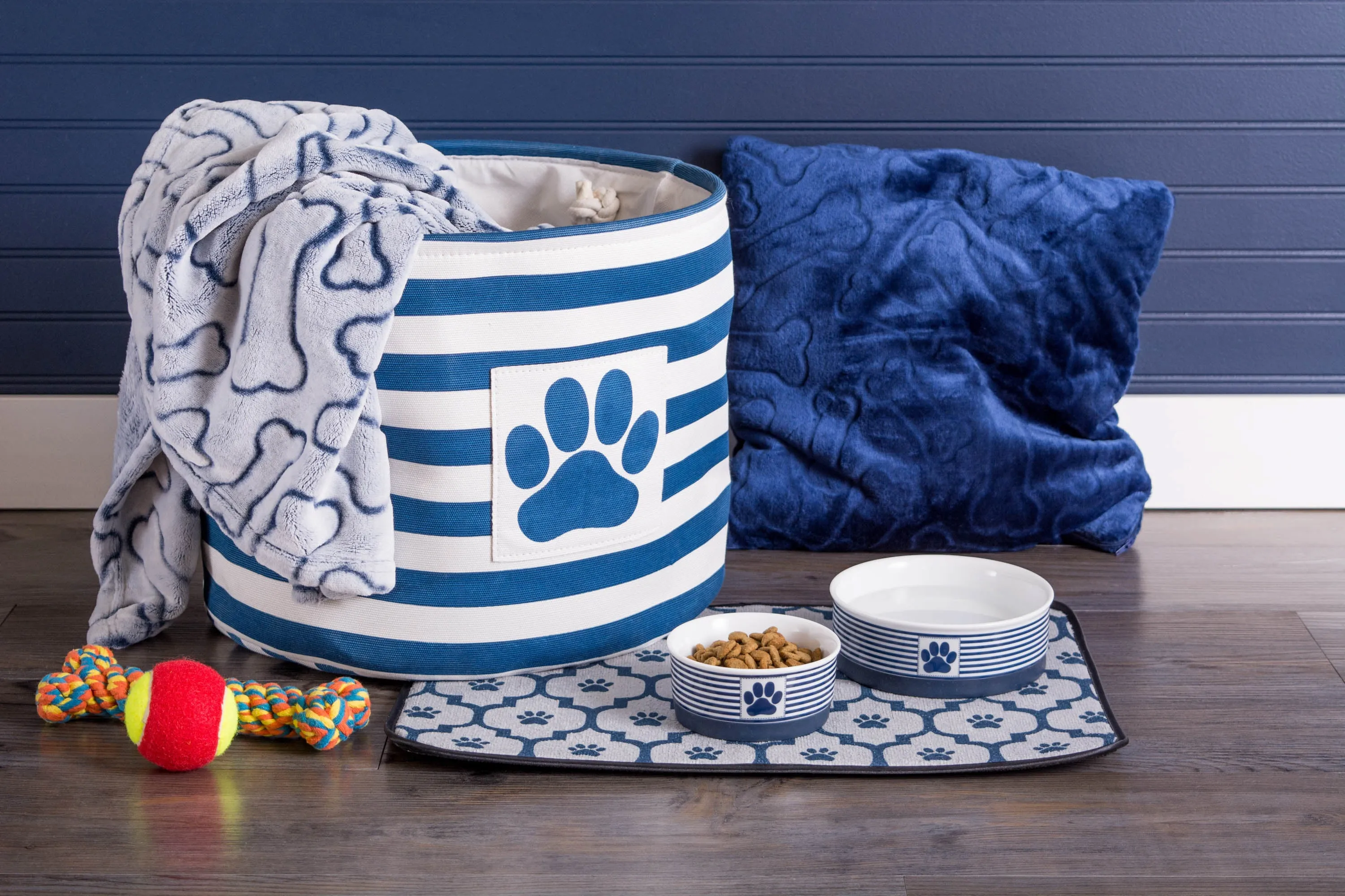 Bone Dry Pet Storage Bin, Striped Paw Patch, Navy, Large Round, 18x15"